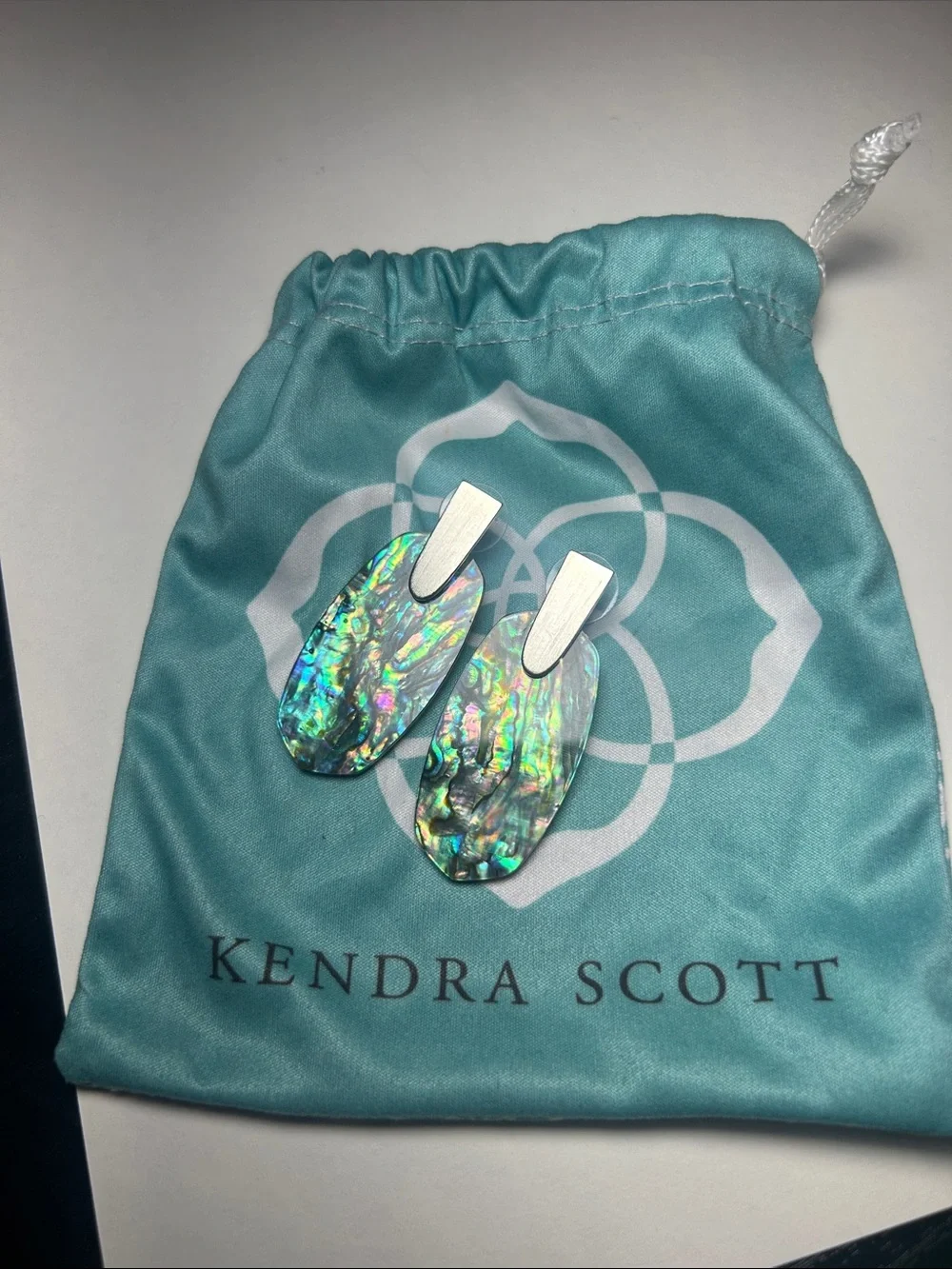 Kendra Scott Iridescent Statement Earrings Abalone Stud Jewelry + Dust Bag